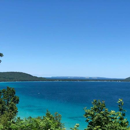 Downtown Traverse City Condo - Capri 209 المظهر الخارجي الصورة