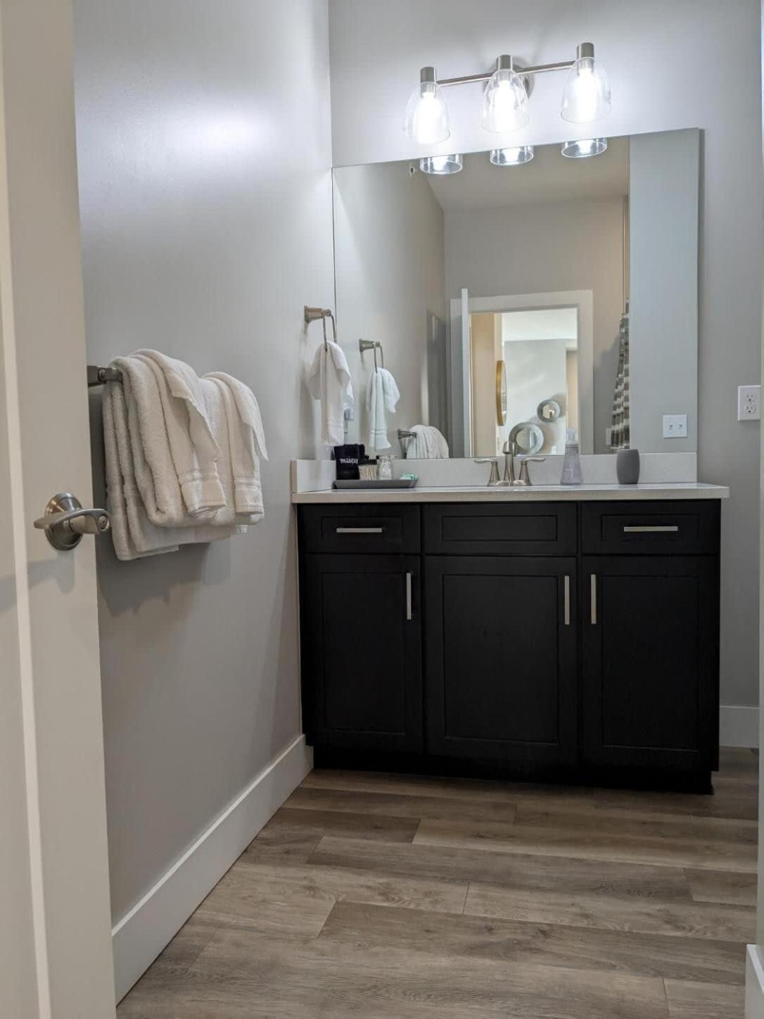 Downtown Traverse City Condo - Capri 209 المظهر الخارجي الصورة