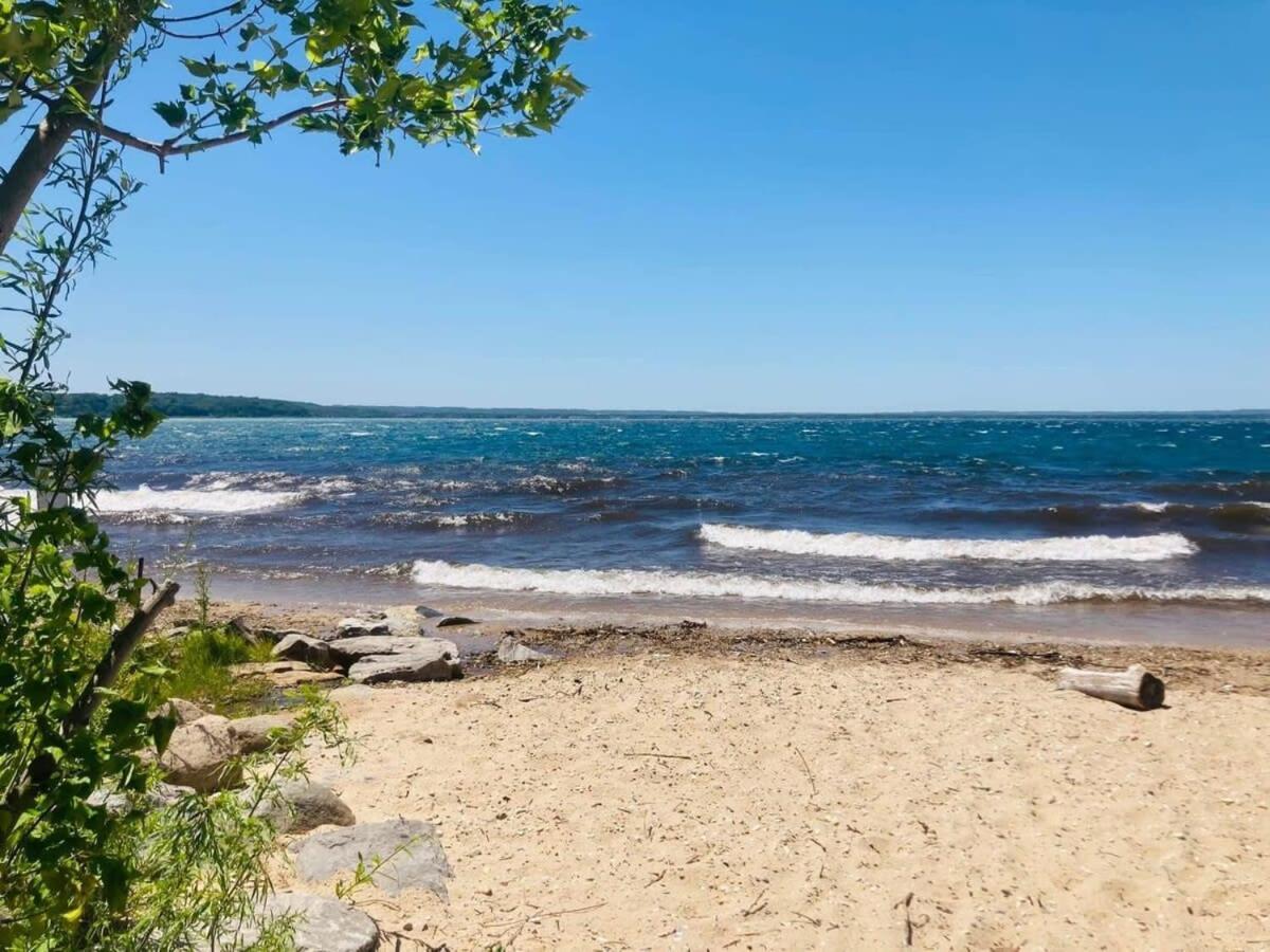 Downtown Traverse City Condo - Capri 209 المظهر الخارجي الصورة